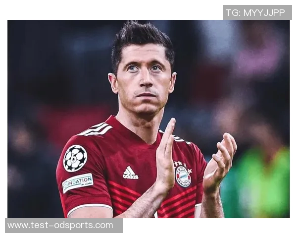 莱万欧冠表现惊艳10场打入12球射手榜领跑金靴稳了